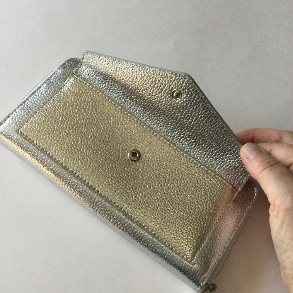 COLE HAAN TOWN CONTINENTAL ZIP AROUND LEATHER WALLET SILVER / GOLD METALLIC NEW